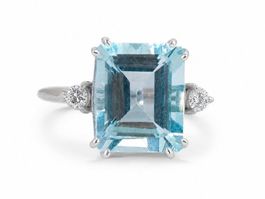Ring 18 Karat Weißgold Aquamarin 5,55 Karat, 2 Diamanten