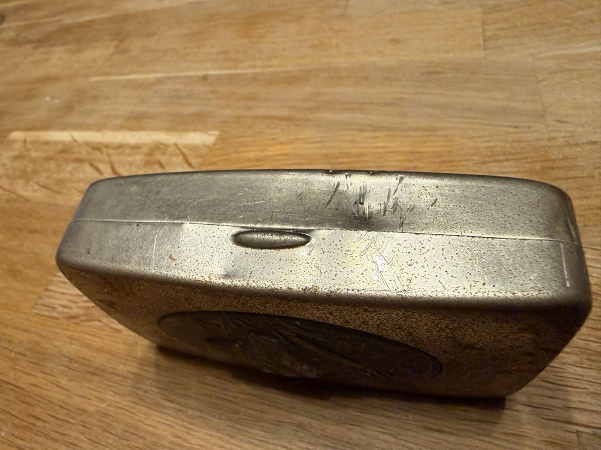 Altri Prodotti per fumatori: Alte Dose. Zigaretten Etui oder Seifen Dose? – Usato da Goldach venduto da Messerguru 3