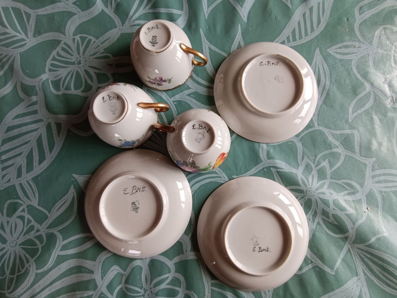 Set di piatti: Service à café/dessert porcelaine – Usato da Cossonay-Ville venduto da Aryann34 4