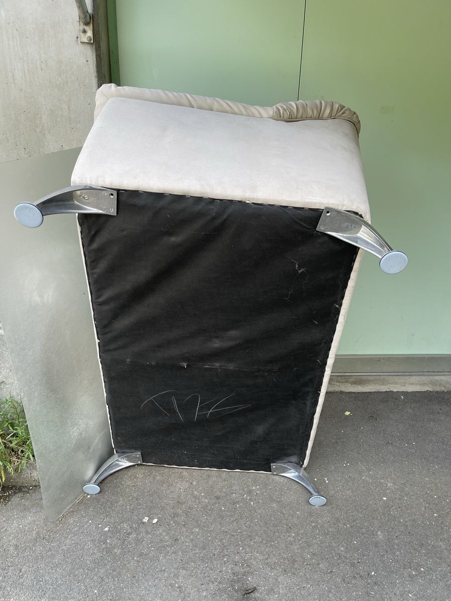 Divani: Bequemes hellbeiges 2er Sofa – Usato da Ennetmoos venduto da lelemi98 2