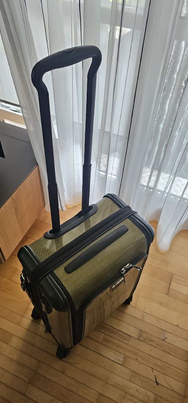 Tumi Valigie: TUMI Tegra-Lite Front Pocket erweiterbar Handgepäck – Usato da Riedikon venduto da Winter21. 2