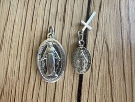 2 Marienanhänger mit Kreuz – religiöser Schmuck