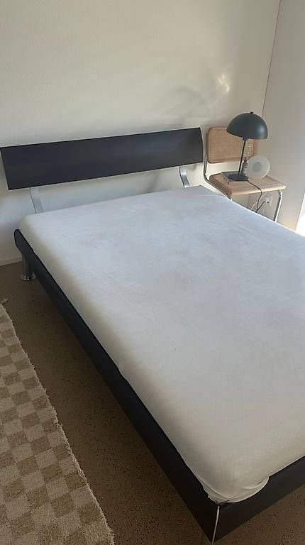 Letti: Bettgestell inkl. Lattenrost 140x200 – Usato da Dübendorf venduto da yan1324658798 2