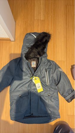 Warme Winterjacke mit Fellkapuze - Grösse 110 - Top Zustand