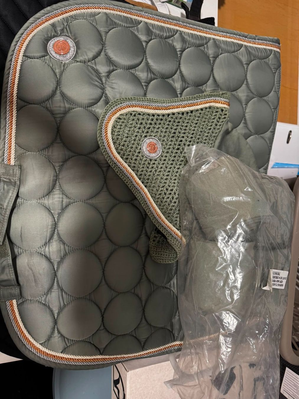 Felix Bühler Coperte: FB Set, Schabracke mit Öhrli und Bandagen – Usato da Brig venduto da Goodnightwoman 1