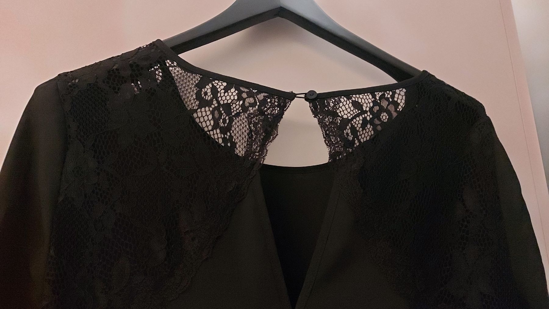 Blusen: Elegantes Spitzenshirt von Saint Tropez Gr. M – Neu (gemäss Beschreibung) aus Pfäffikon ZH von siae 2