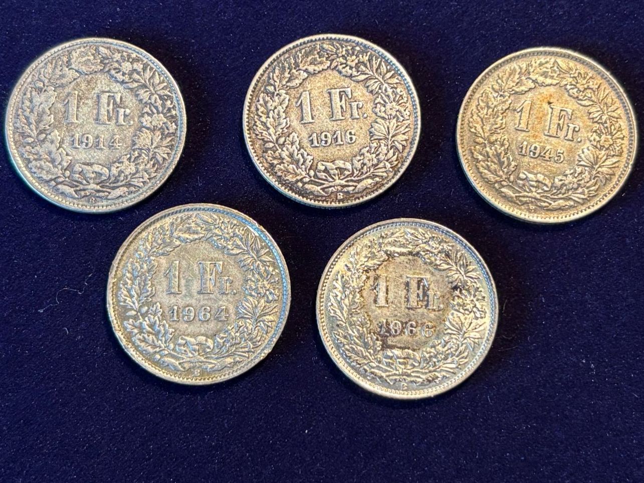Tutti le monete: 5x 1 Franken Helvetia – Usato da Salvenach venduto da Haeseli59