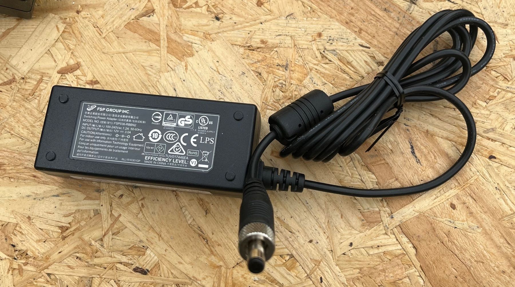 Componenti elettronici: Alimentation 12V-3A – Nuovo (secondo la descrizione) da Delémont venduto da Cannonus 2