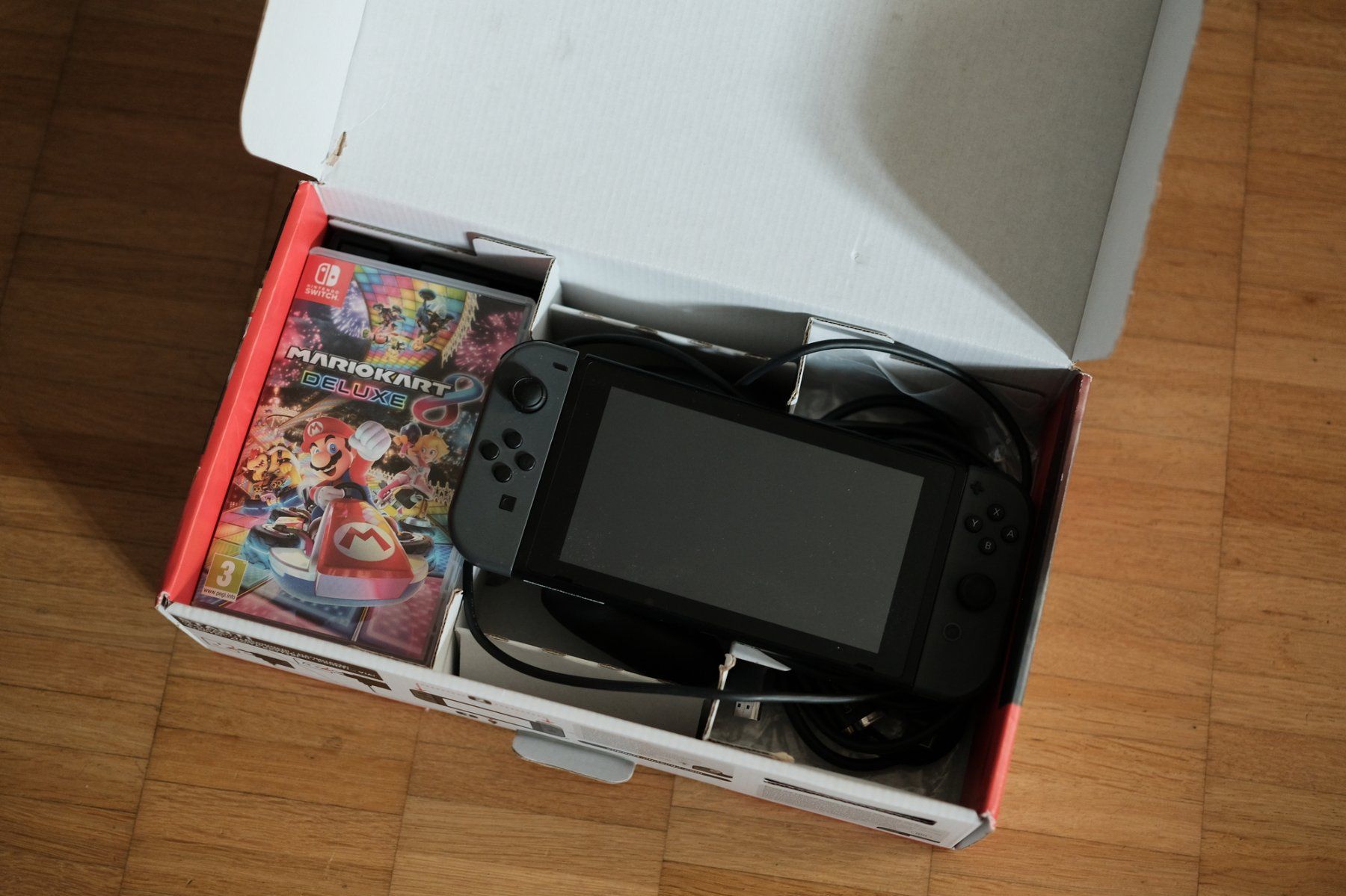 Nintendo Konsolen: Nintendo Switch + Mario Kart Deluxe 8 – Gebraucht aus Zürich von marioangst2014 1