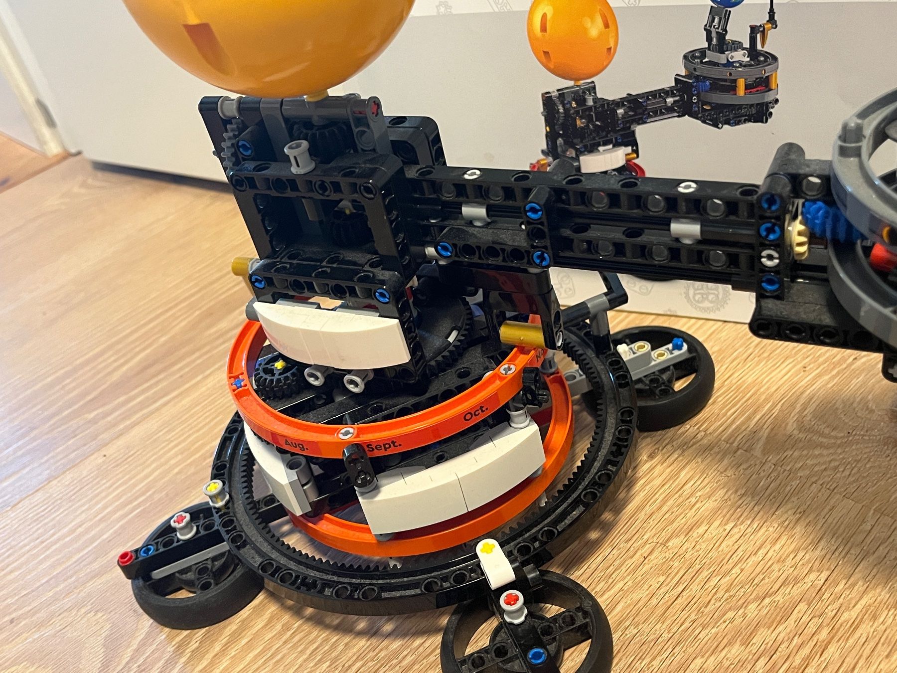 Lego Kit di costruzioni: Lego Technic 42179 Sonne Erde Mond Modell – Usato da Winterthur venduto da Wusa01 3