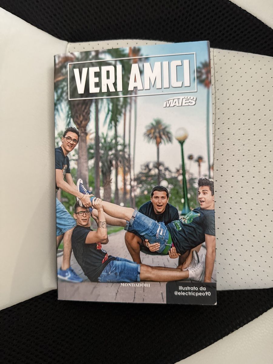 Bücher: Libro "Veri Amici" Mates, Mondadori - Ottimo stato! – Gebraucht aus Viganello von BlackPanda0003
