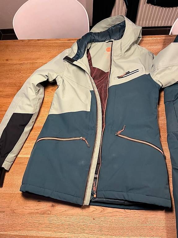 Lotti & Set di vestiti: Kinder Ski Kleider quasi Neu – Usato da Toffen venduto da Topcase850