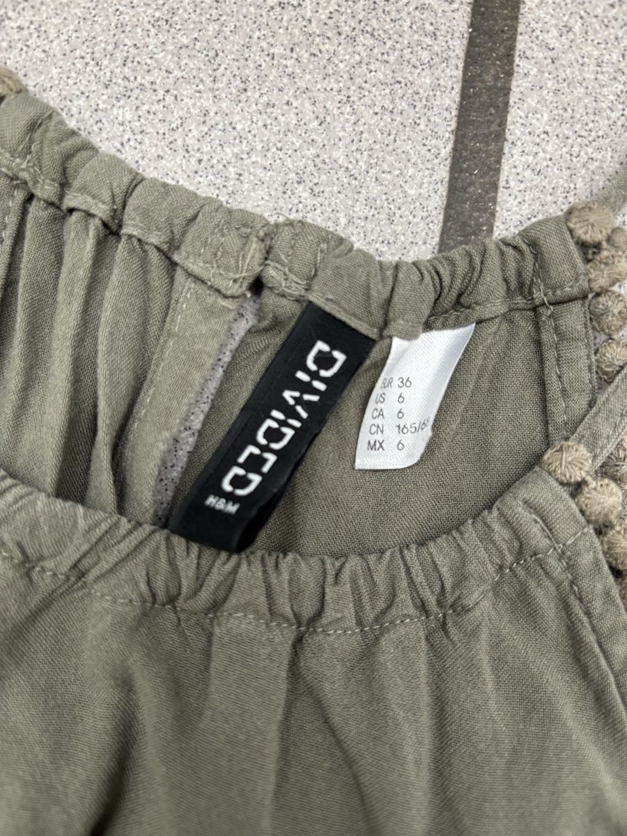 H&M Tute: H&M Jumpsuit – Usato da Solothurn venduto da skillsine 1