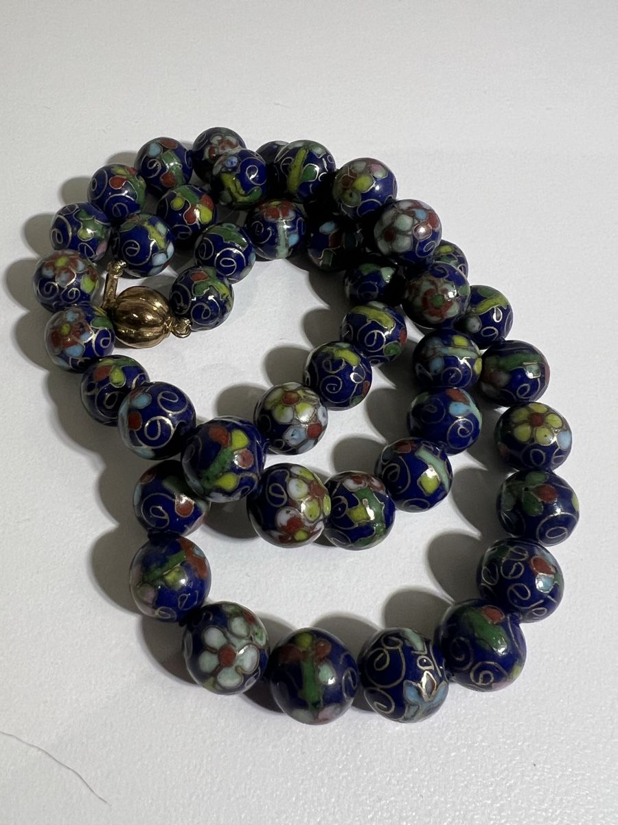 Catenine: Collier de perles en émail cloisonné vintage – Usato da St-Pierre-Clages venduto da ste_xk6p 1