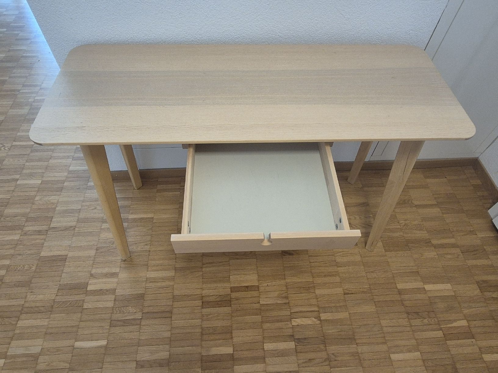 Scrivanie: LISABO Schreibtisch Ikea – Usato da Baden venduto da midewe 1