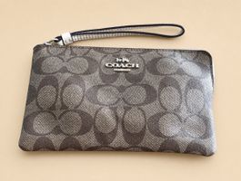 Coach Wristlet Brown Signature - Good Condition! 👜