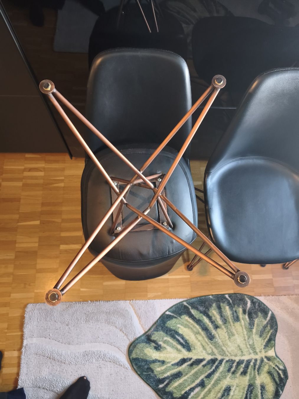Stühle: 4 hochwertige Design-Stühle im Eames-Style (Eiffel-Base)   – Gebraucht aus Kilchberg ZH von eri_sw8s 2