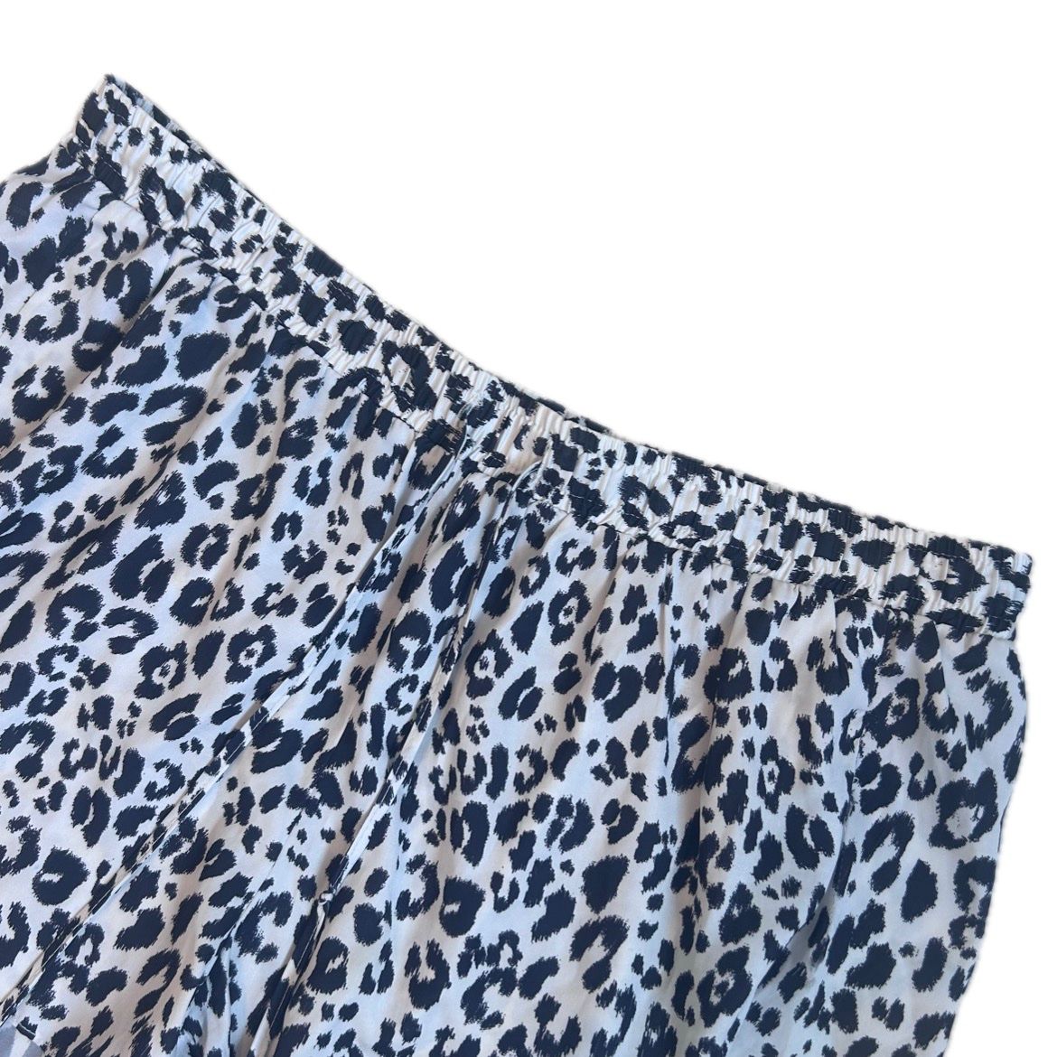H&M Hosen: H&M Shorts with Leopard Print – Gebraucht aus St. Gallen von look-twice 1