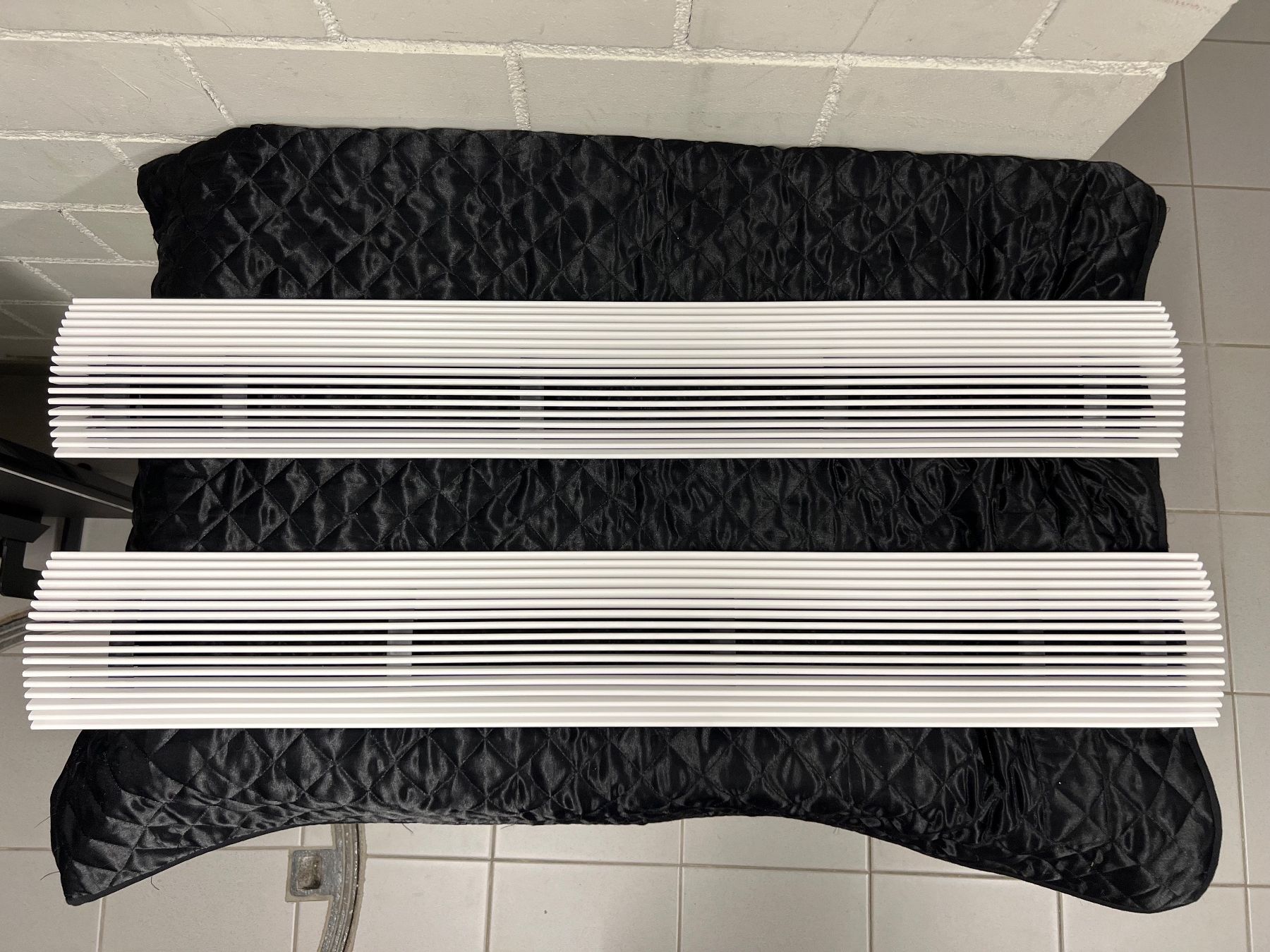 Bang & Olufsen Cover & Protezioni schermo: B&O BeoLab 18 Lautsprecherabdeckung Weiss – Usato da Kirchberg SG venduto da EPGaemperle 1