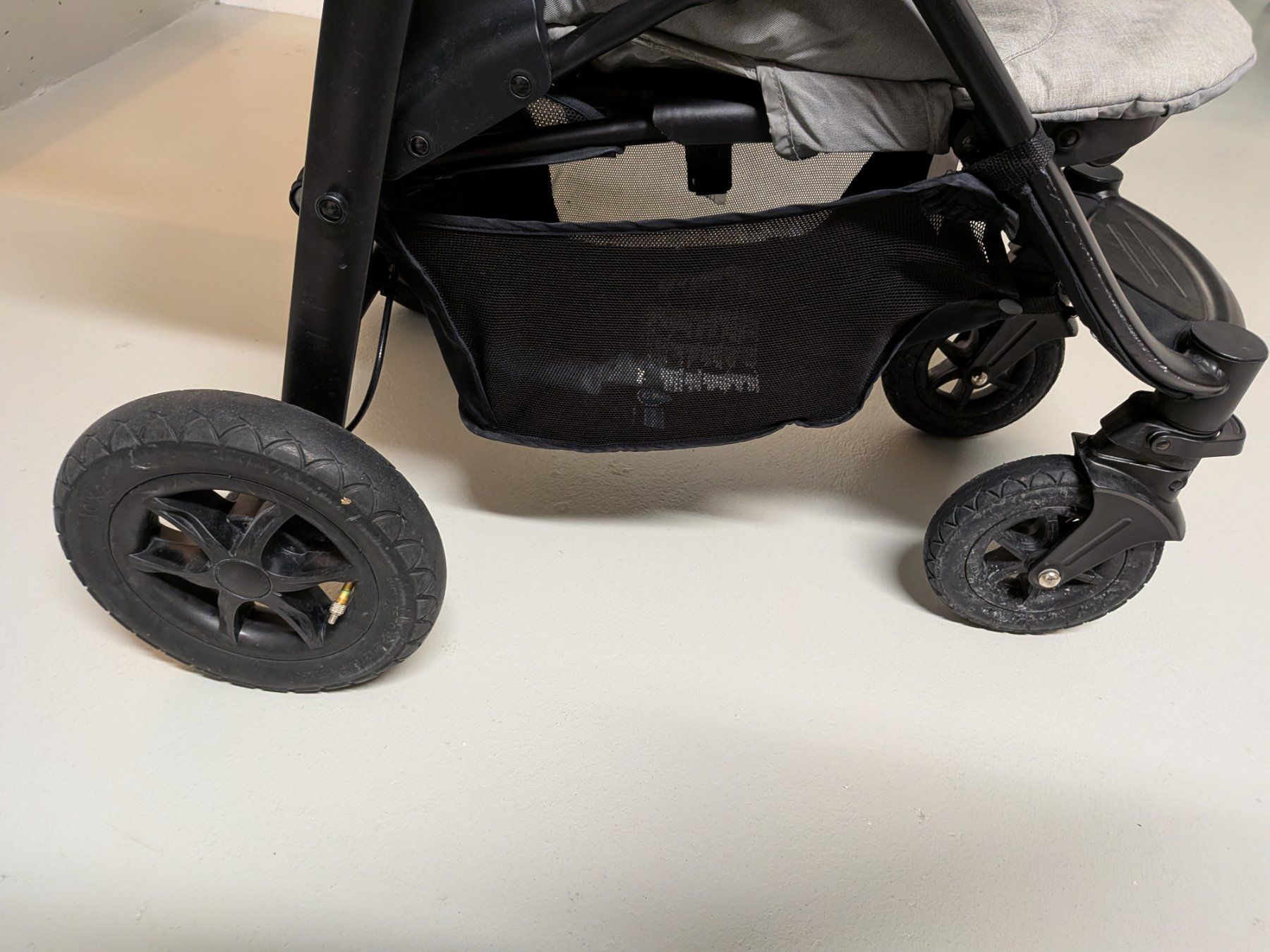 Joie Kinderwagen: Joie Literax inkl Fusssack und Regenschutz – Gebraucht aus Dättlikon von michaela.b1987 2