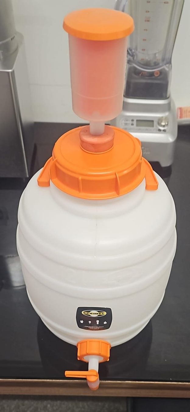 Accessori: 12 Liter Fermentationsfass – Usato da Walchwil venduto da phi_wpp6 1