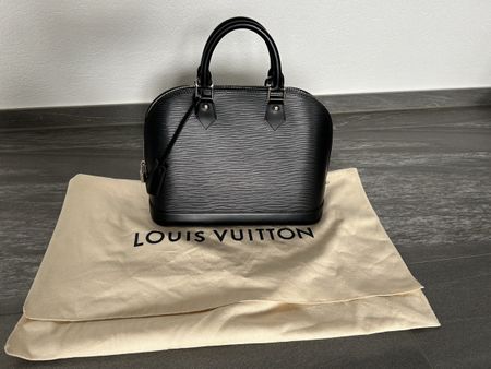Louis Vuitton Alma PM in Epi Leder