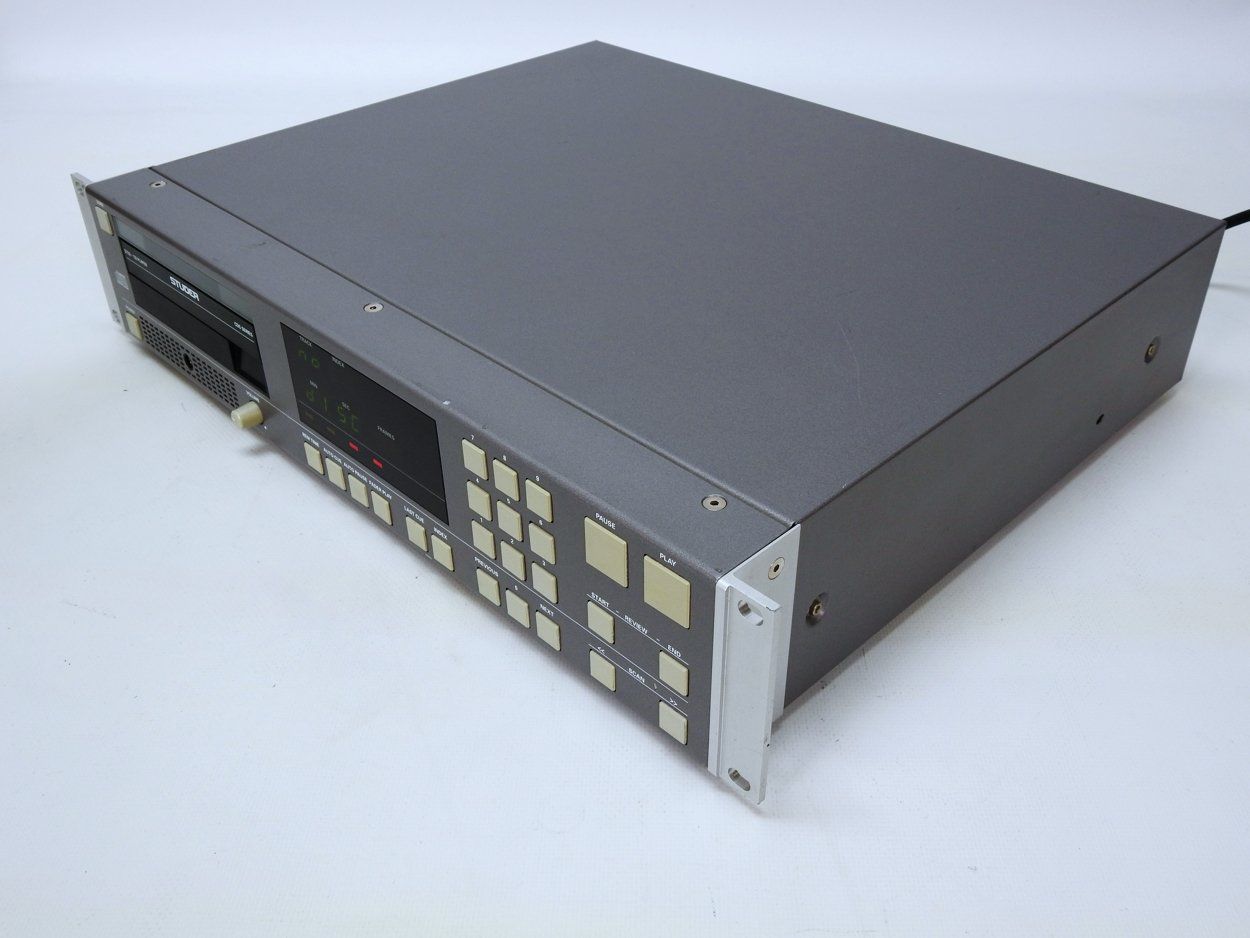 Studer Systèmes audio & multimédias: Studer Profi CD-Player D732 – D'occasion à Lohn-Ammannsegg par wadoku 1