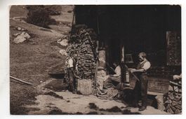 BRAUNWALD ALP Alphütte - Bauernfamilie bei der Arbeit