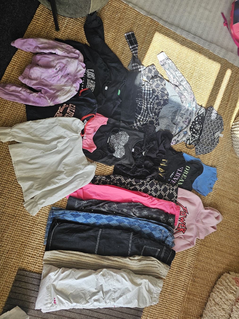 Lotti & Set di vestiti: Kleiderpaket Mädchen 7-10y  – Usato da SUBINGEN venduto da pama25
