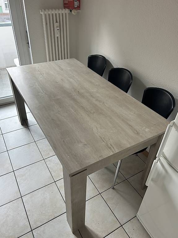 Tables: Table ikea, Tisch – D'occasion à Basel par val_h2tc 1
