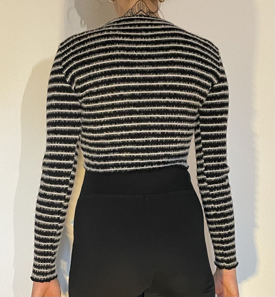 Bershka Pullover & Sweatshirts: Bershka gestreifter Crop Pullover – Gebraucht aus Bern von jul_y9g6 2