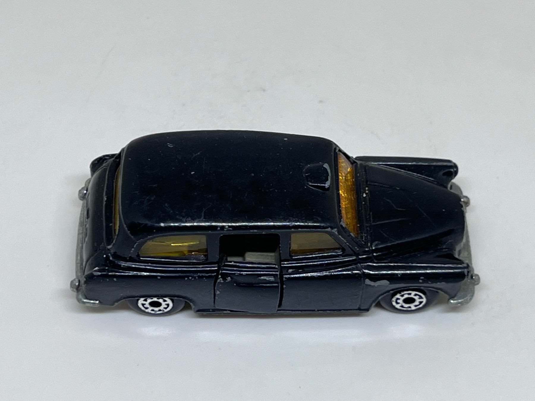 Matchbox Modellautos: Matchbox Taxi FX4R #618 – Gebraucht aus Wildegg von LaaBoutique 1