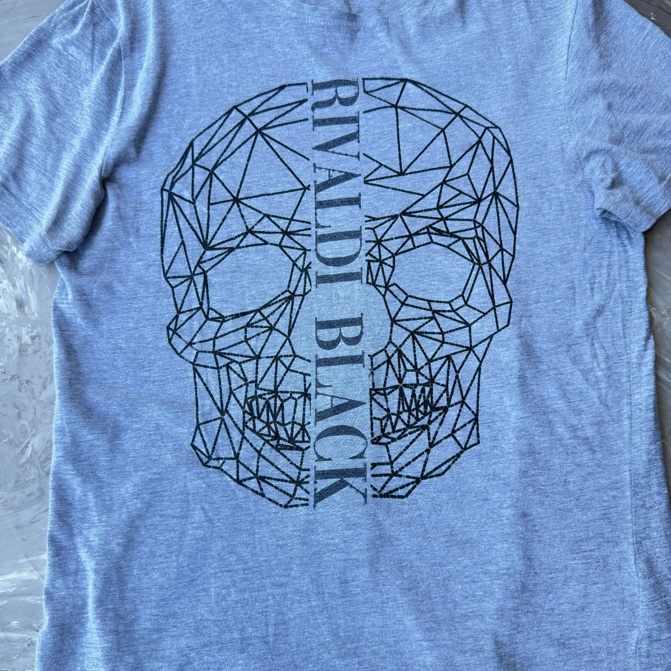 T-shirt: T-shirt crâne géométrique Rivaldi Black – Usato da Thônex venduto da Suisse.Shopping 7
