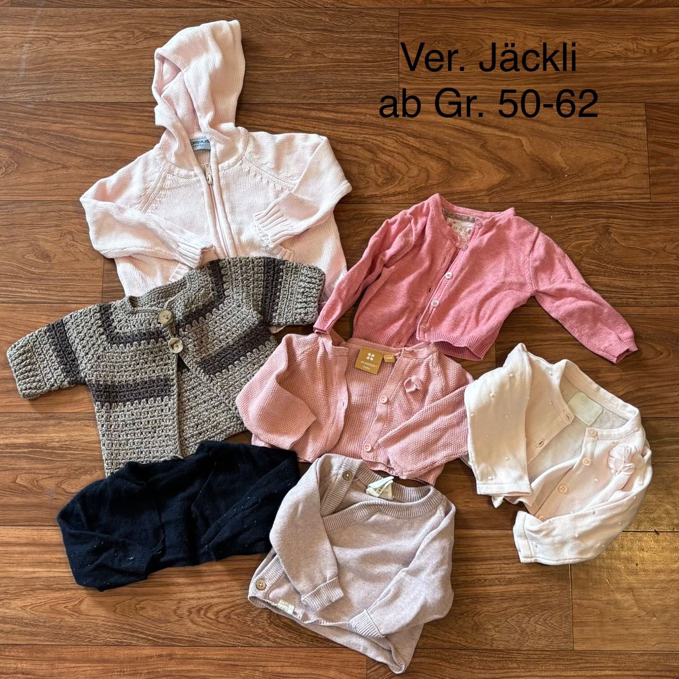 Kleiderpakete & -sets: Vers. Jäckli Gr. 50-62 – Gebraucht aus Oberiberg von mon_q7c2