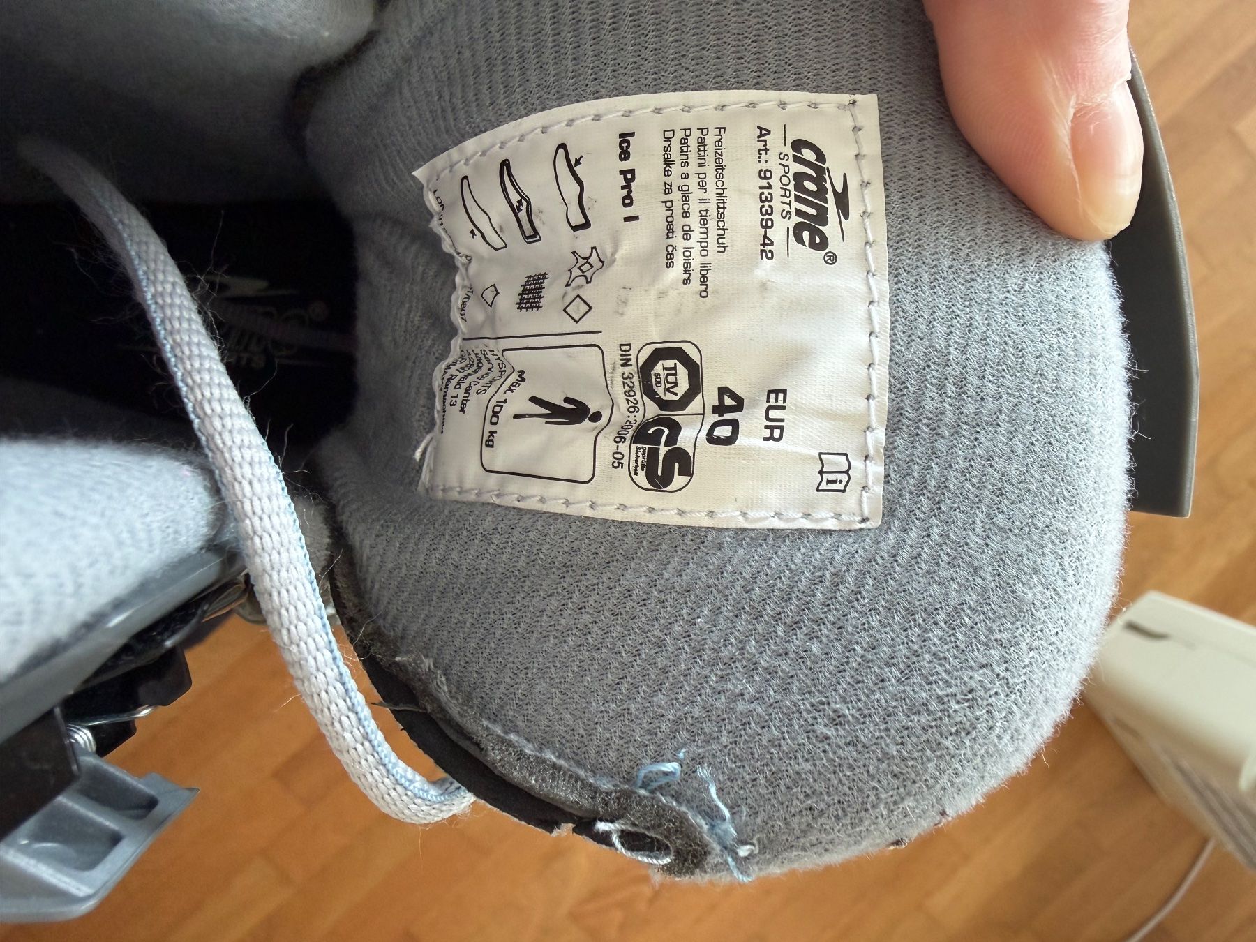 Schlittschuhe: Eislaufschuhe – Gebraucht aus Uster von Trisch. 1