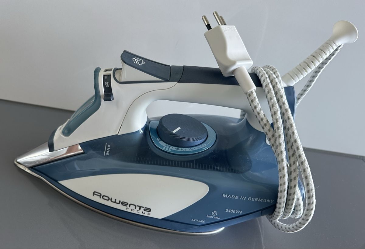 Rowenta Ferri da stiro: ROWENTA FOCUS 2400W NEW – Nuovo (secondo la descrizione) da Neuchâtel venduto da m20004 1