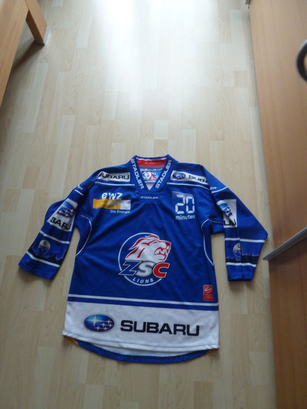 Zsc Lions Leibchen & Hosen: ZSC Trikot  Gr. S blau – Gebraucht aus Villnachern von tausendsassa02