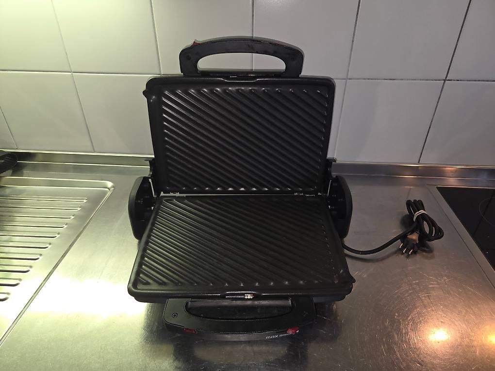 Rommelsbacher Grills: Rommelsbacher grill de contact KG2000 – Gebraucht aus Le Grand-Saconnex von tri_yw9k 1