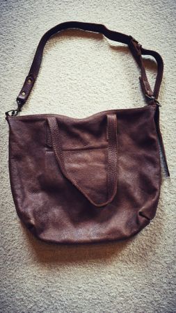 Originale Ledertasche von Rowdy braun mit Umhängeriemen