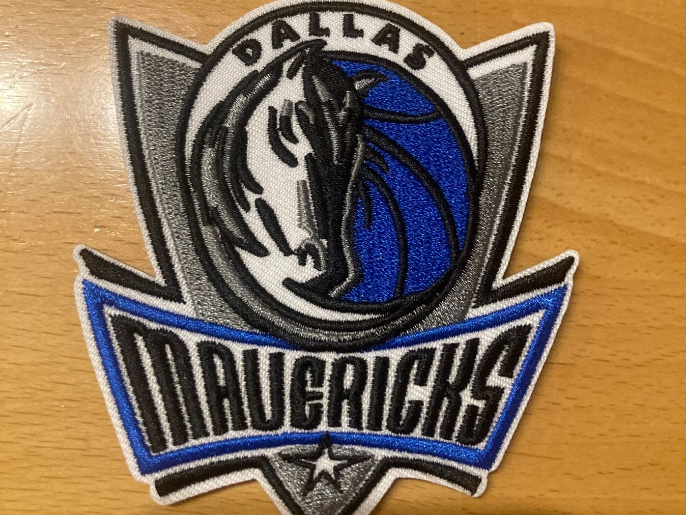 Toppe: NBA Dallas Mavericks Patch Sticker Aufnäher – Nuovo (secondo la descrizione) da Horn venduto da abutre72