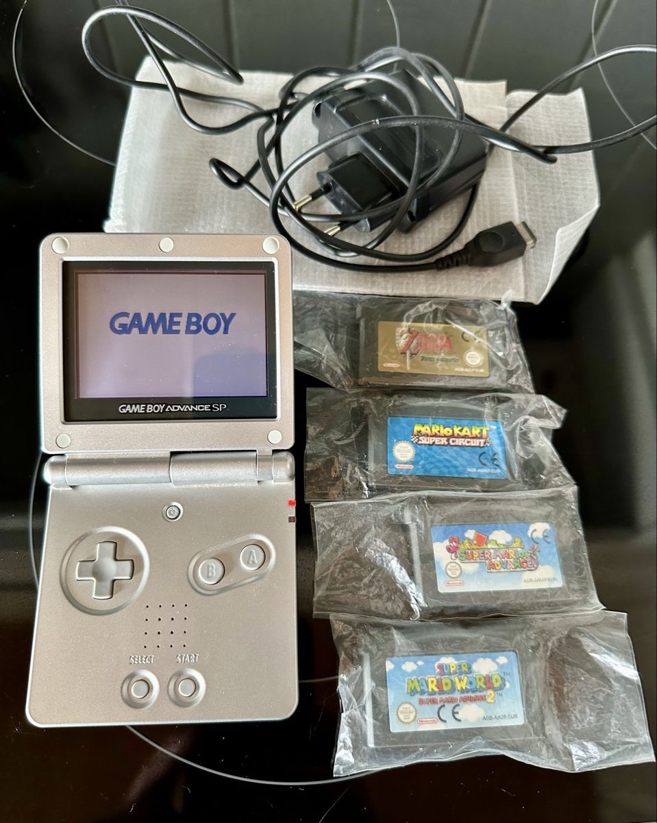 Nintendo Console: Game Boy Advance SP – Usato da Hindelbank venduto da Daywalker17 2