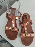 elegante sommerliche Leder Sandalen mit Nieten, Gr. 41