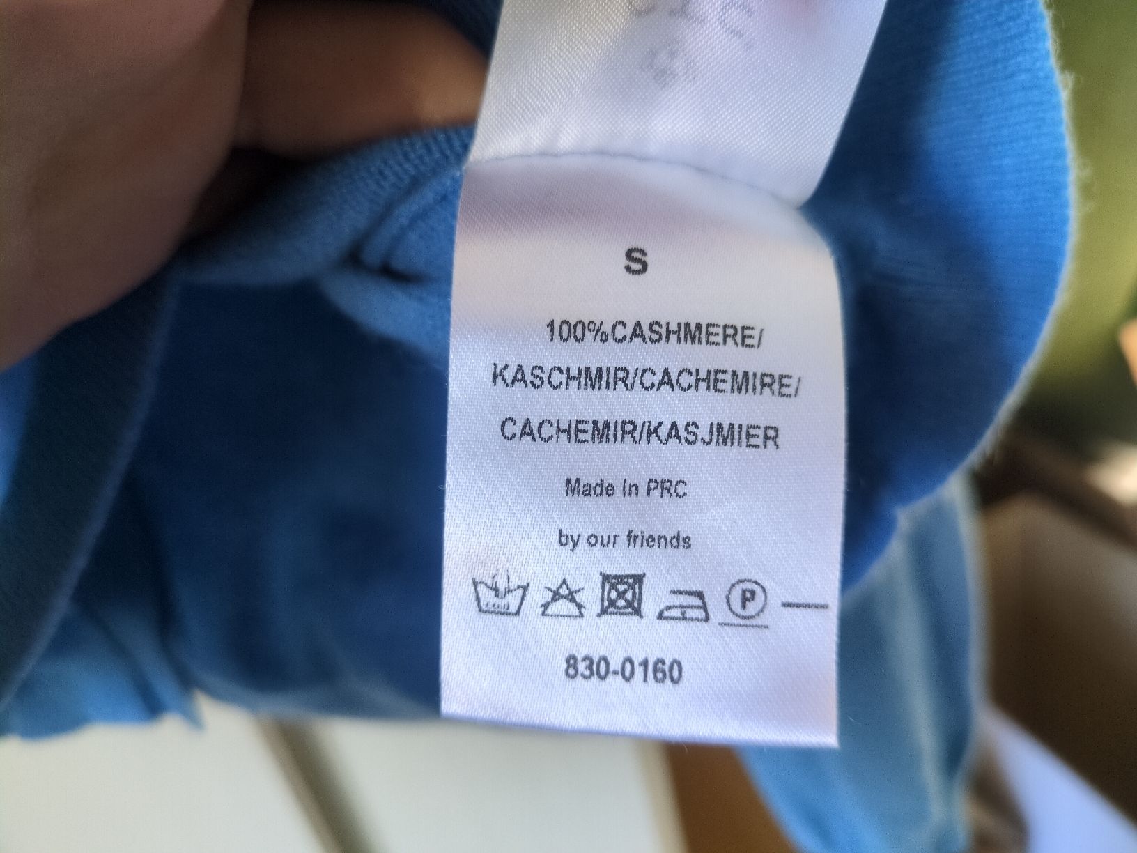 Maglioni & Felpe: Kaschmirpullover mit dekorativer Knopfleiste am Rücken Gr. S – Usato da Langenthal venduto da YElektra 2