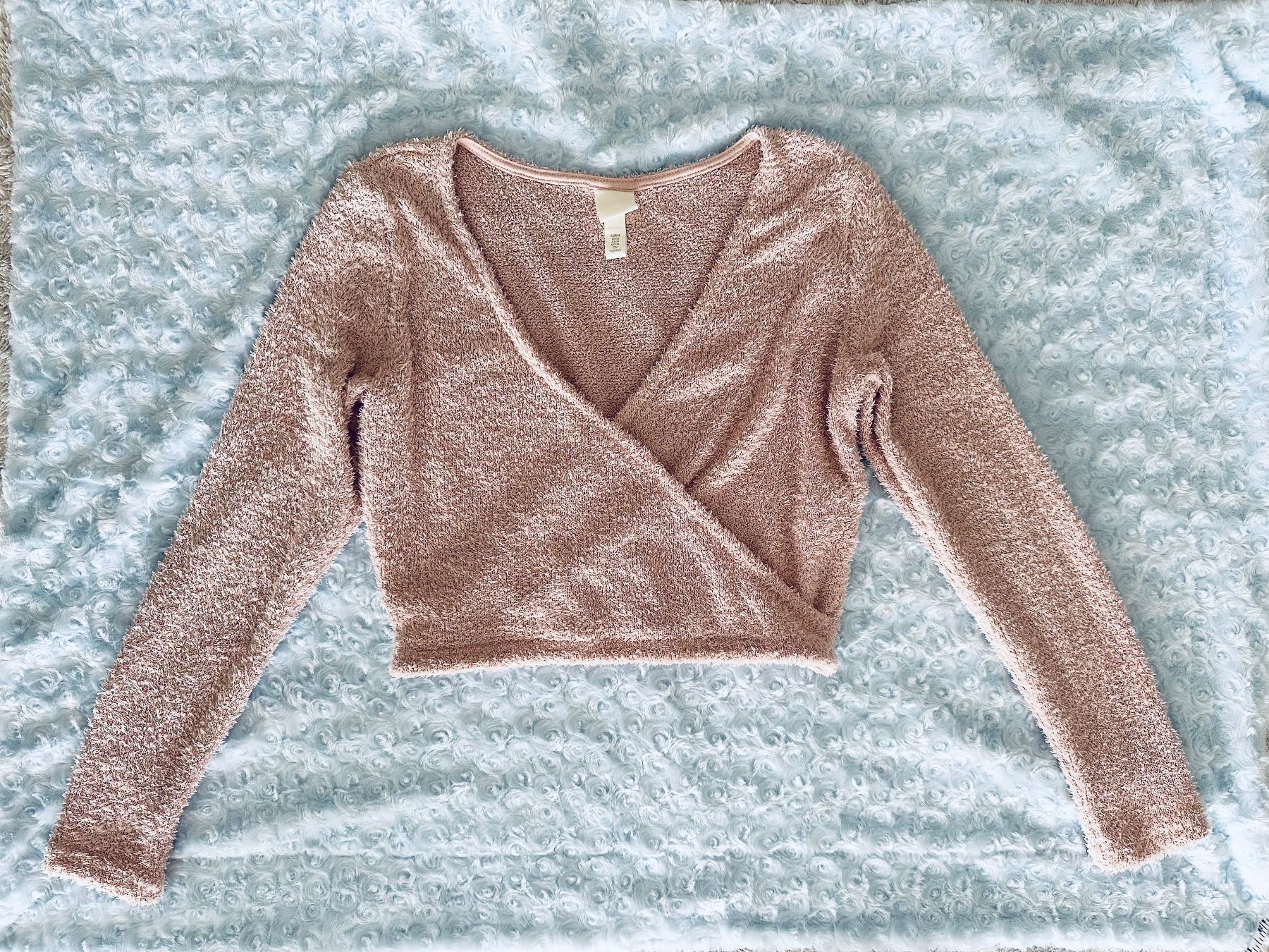 H&M Maglioni & Felpe: H&M Pullover Wickeloptik puderrosa Gr M – Usato da Emmenbrücke venduto da little.treasures