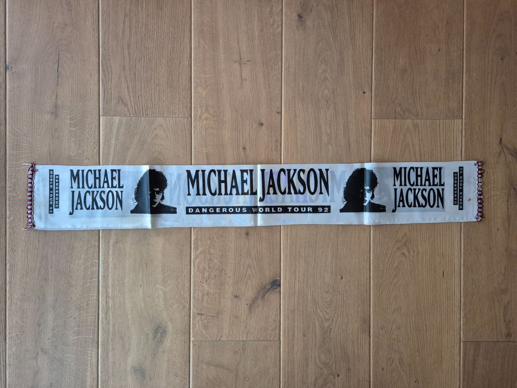 Foulard & Sciarpe: Michael Jackson scarf Dangerous World Tour 92 – Usato da Savièse venduto da coeur88 3