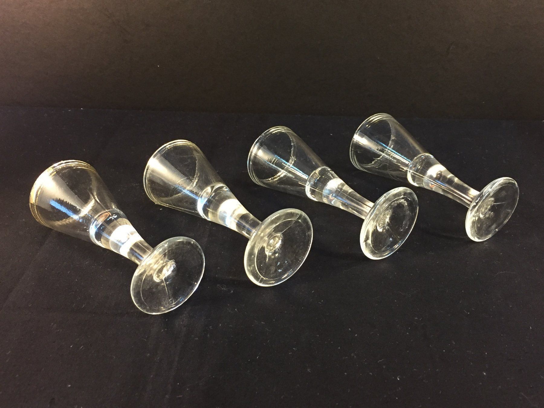 Bicchieri: Vintage 4 Pressed Schnaps/Likörgläser – Usato da Schaffhausen venduto da vintageville 5
