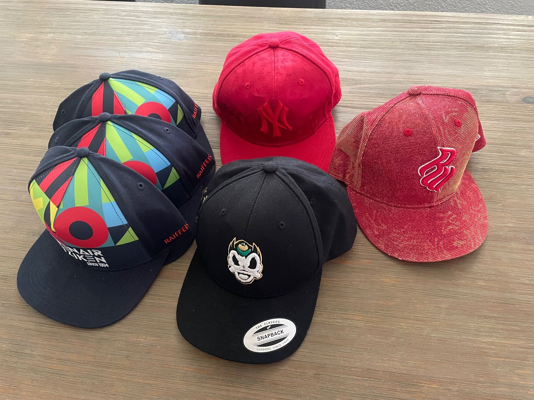 New Era Chapeaux, bonnets & casquettes: Caps – Neuf (Voir description) à Rickenbach SO par ori_t725