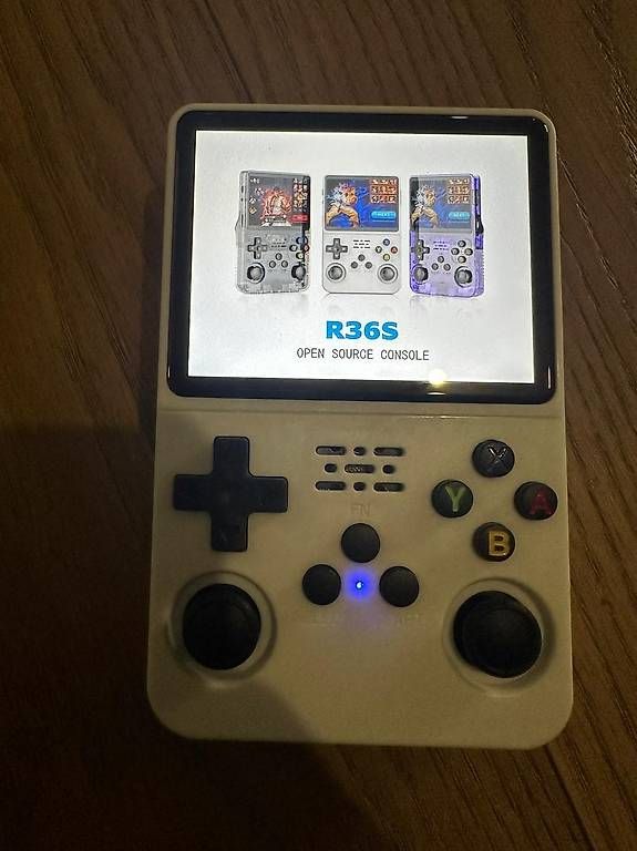 Console: Console R36S – Nuovo e nell'imballaggio originale da Châtel St Denis venduto da kel_bhn8 2