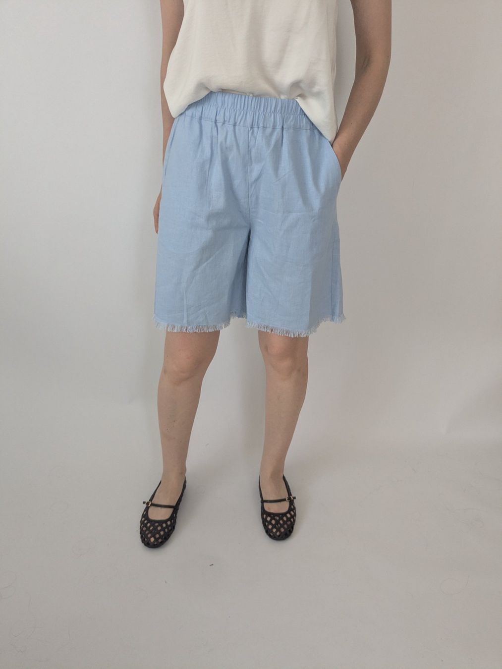 Pantaloni: Kurze Hose Kate Storm Grösse S hellblau, Leinen – Usato da Rorschach venduto da olg_5qq2