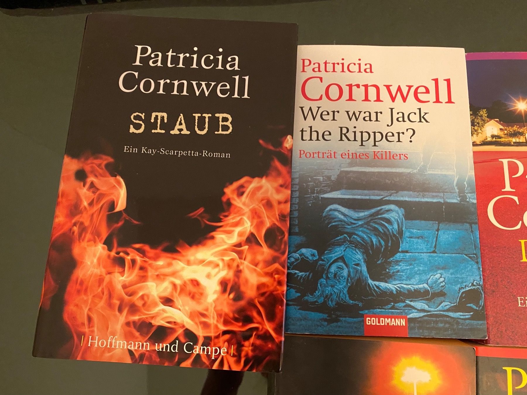 Libri: Partricia Cornwell 9 Bücher LP ca 200.- – Nuovo (secondo la descrizione) da Buchs-ZH venduto da Birikina 3
